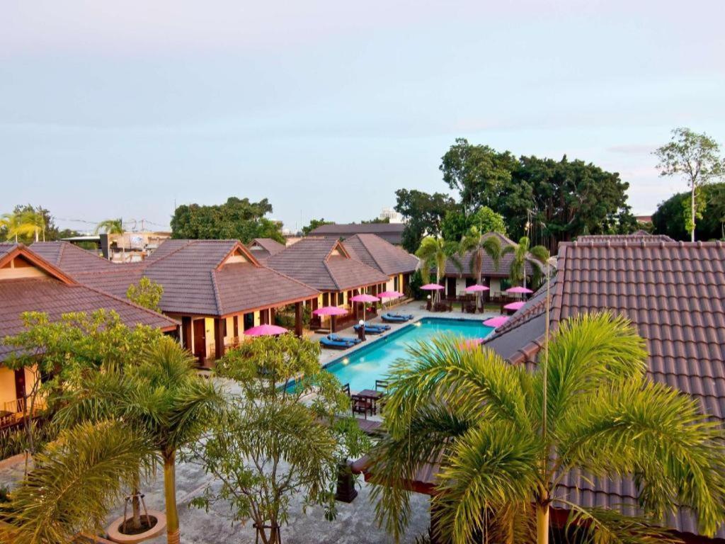 Rose Bay Resort Pattaya Esterno foto