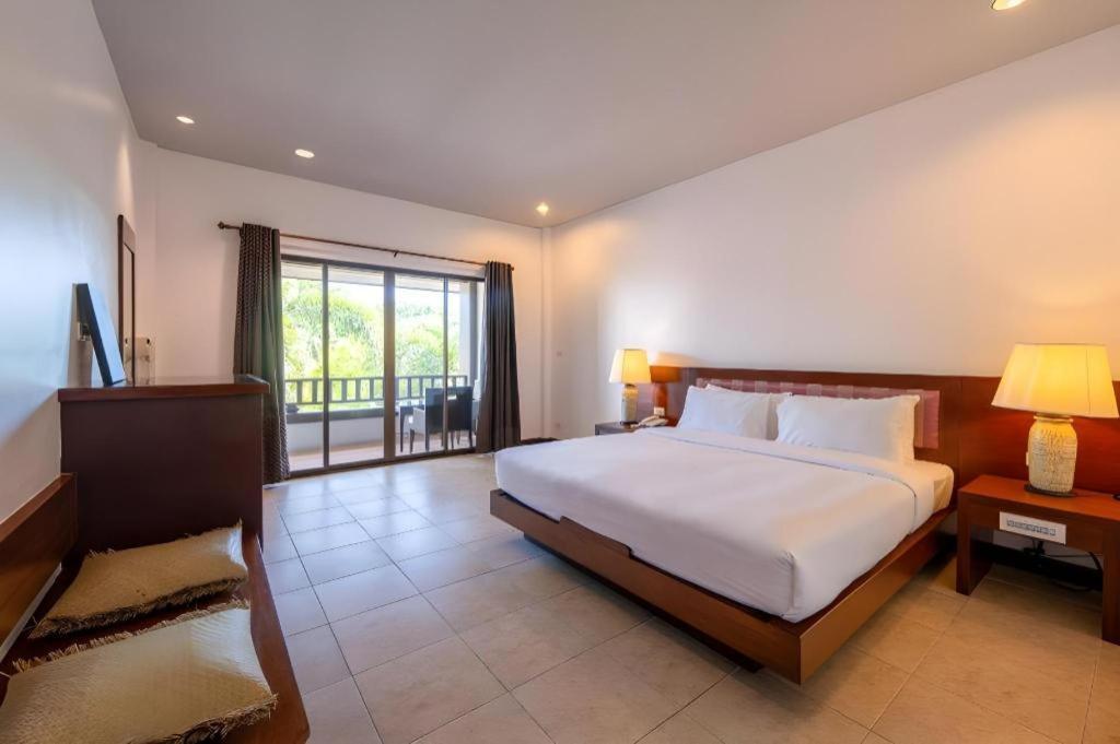 Rose Bay Resort Pattaya Esterno foto